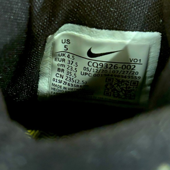 Kyrie 7 brooklyn US 5 - Picture 2 of 7